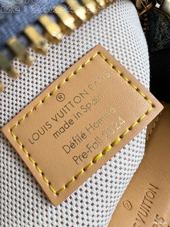 Messenger-24*24*8CM LOUIS VUITTON Chess 0125